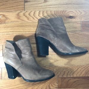 Vince Camuto Ristin Booties Beige 7.5 M